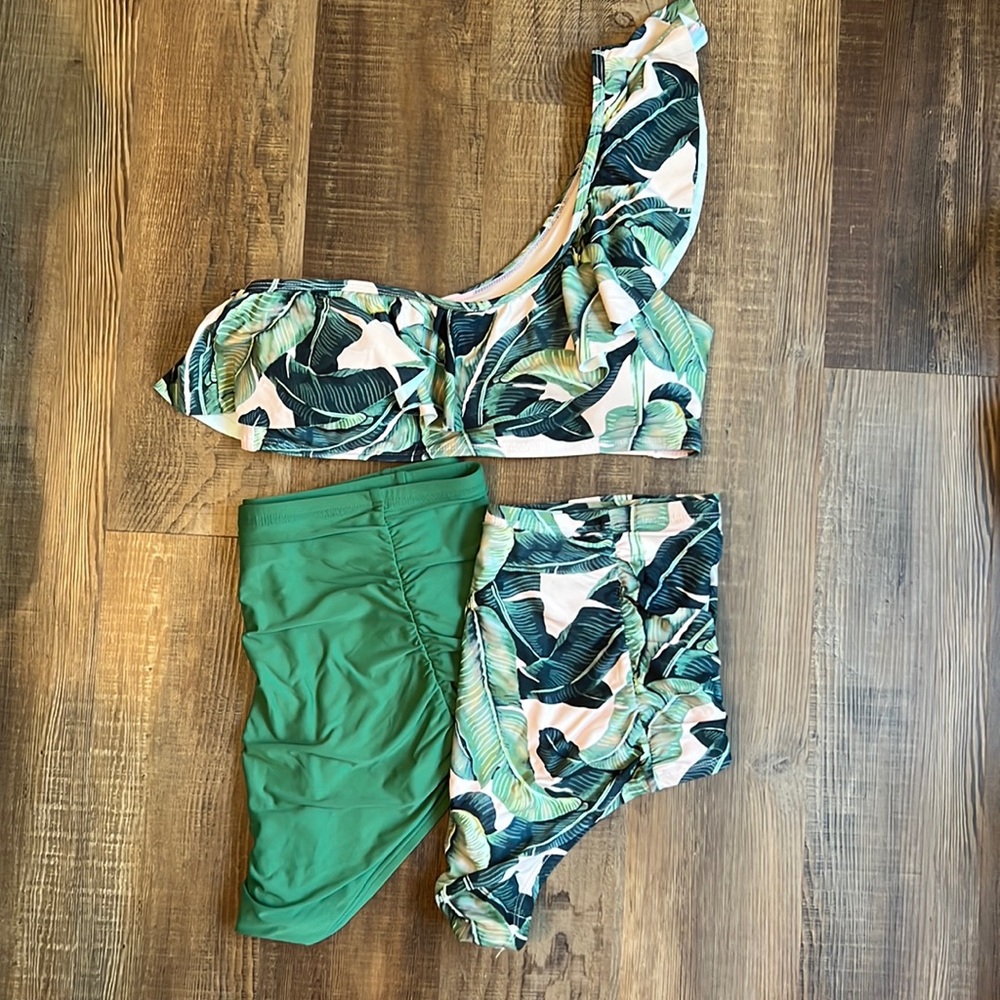 Gianni Bini Ruffle Top High Waisted Bikini Bundle